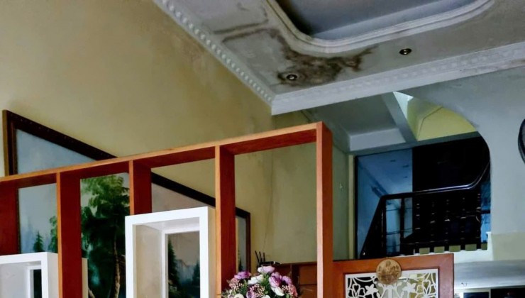 Cho thuê nhà nguyên căn ngõ 192 Lê Trọng Tấn, 50m2x3 tầng.4 ngủ. 12 triệu - cho ở nhóm, hộ GĐ, VP